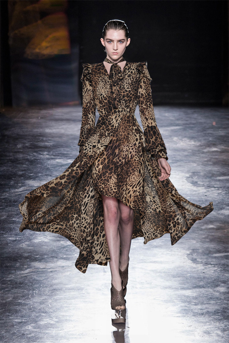 v领系带喇叭长袖收腰修身飘逸大摆假两件中长连衣裙2018秋季新款