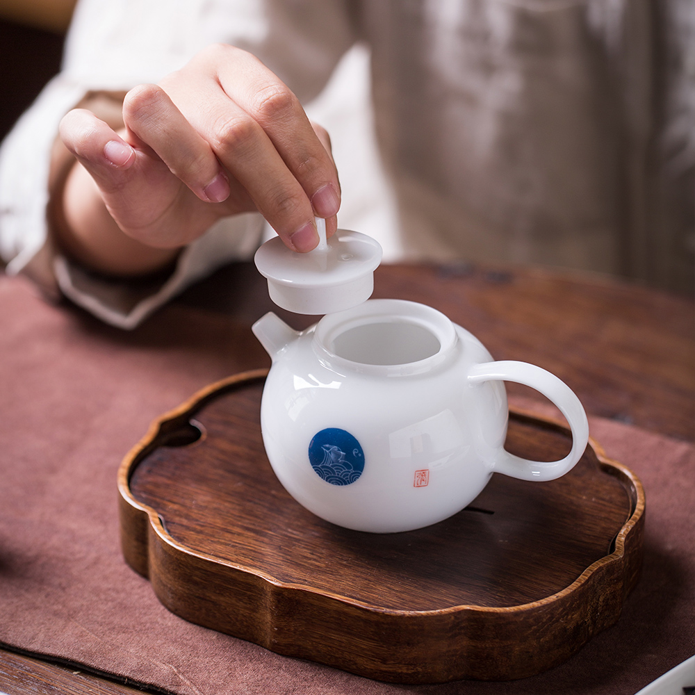 Jingdezhen ceramic single pot small kung fu tea teapot small single one with white porcelain porcelain Japanese contracted