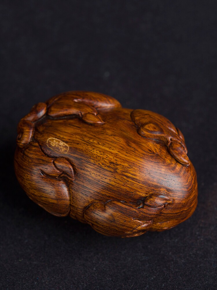 龙虫并雕斋海南黄花梨谛听手把件