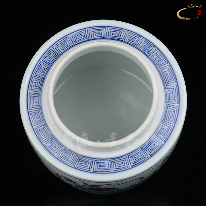 Jing DE and auspicious hand - made yuanyang pot of blue and white porcelain tea pot jingdezhen ceramics seal pot gift boxes