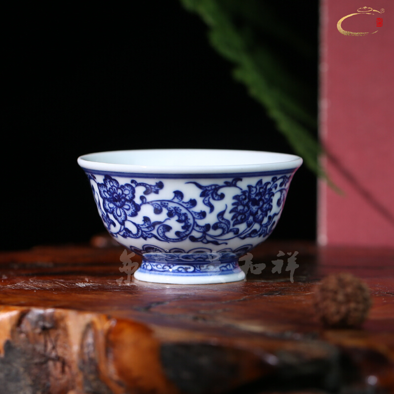 DE up and auspicious Beijing old cup all hand around flowers cup of jingdezhen ceramic kung fu master cup sample tea cup