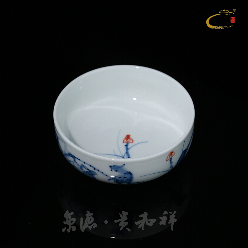 Jingdezhen blue and white inside and outside color landscape large cups and auspicious hand - made ceramic kung fu tea set single cup sample tea cup