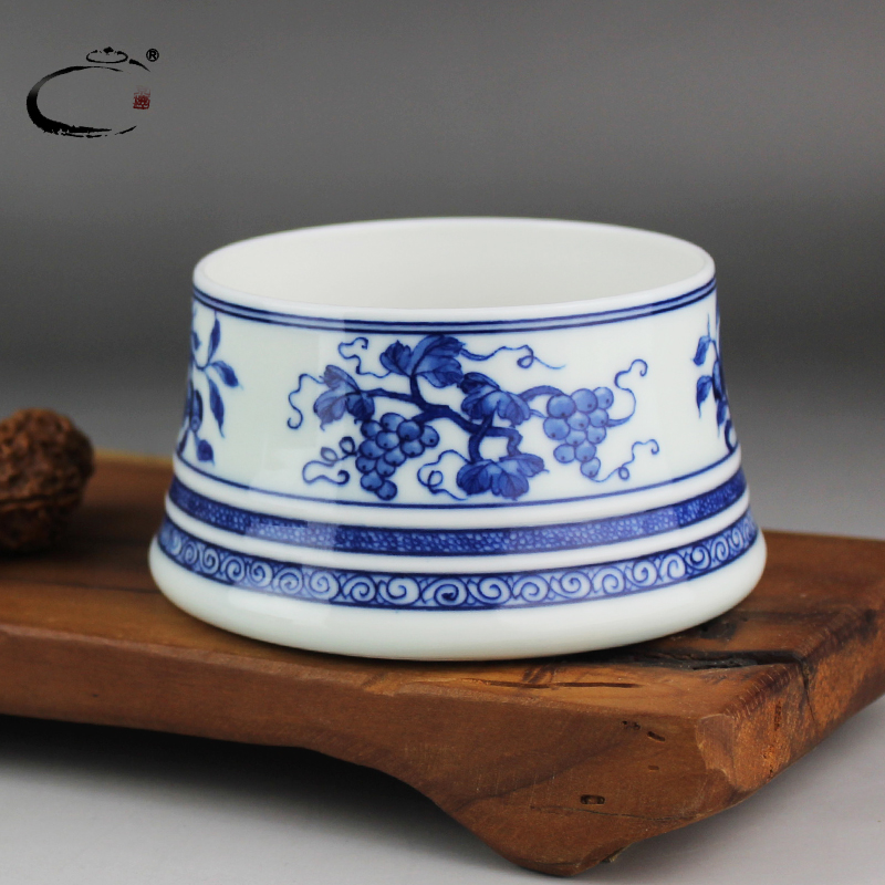 And auspicious sample tea cup large porcelain jingdezhen blue And white porcelain hand - made teacup personal cup four fruit cup by hand