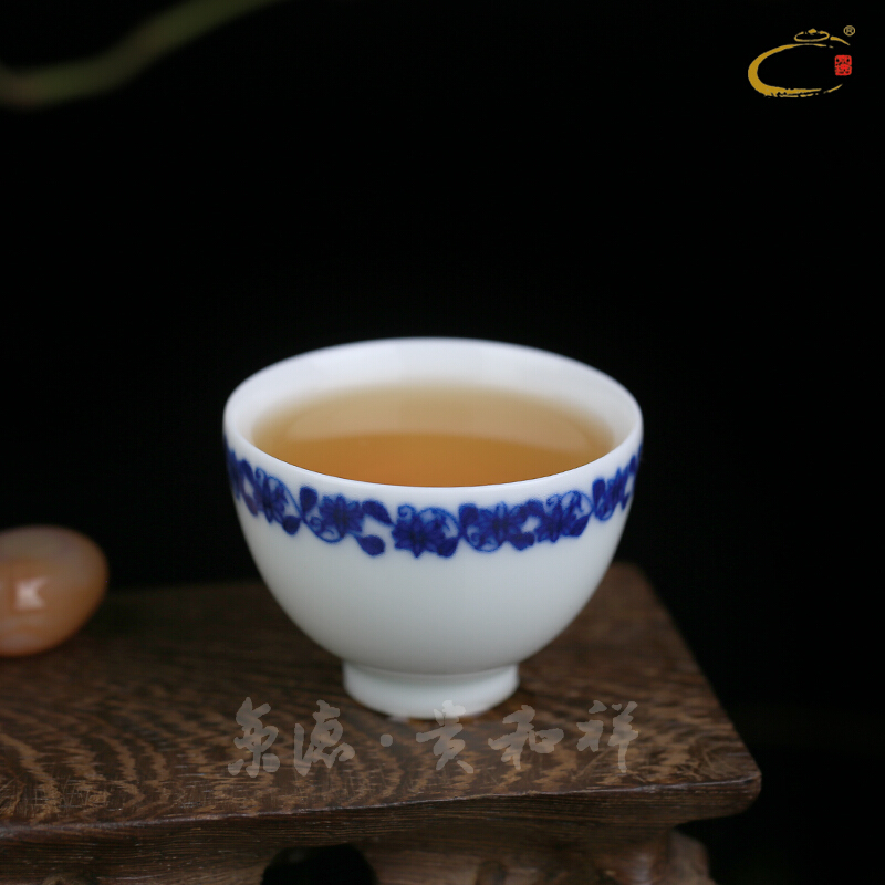 Blue and white by the and auspicious edge beads of jingdezhen ceramic hand - made master kung fu tea cup sample tea cup cup