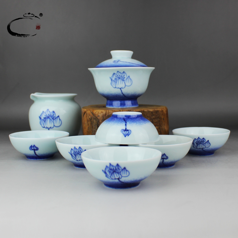 And auspicious jingdezhen hand - made tureen kung fu tea set of blue And white porcelain ceramic household white porcelain of a complete set of gift set