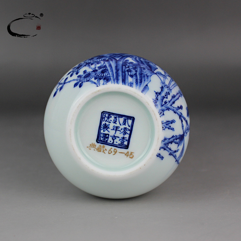 And auspicious jing DE ceramics jingdezhen blue And white flower on the flat receptacle hand - made gourd vase crafts gifts