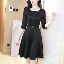 Skirt women early spring 2021 new dress black high-end foreign air waist thin temperament Hepburn wind small black dress