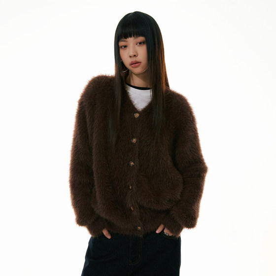FUNKYFUN 2023AW imitation mink hair V-neck trendy men and women retro fashionable cardigan soft knitted sweater jacket
FUNKYFUN 2023AW imitation mink hair V-neck trendy men and women retro fashionable cardigan soft knitted sweater jacket