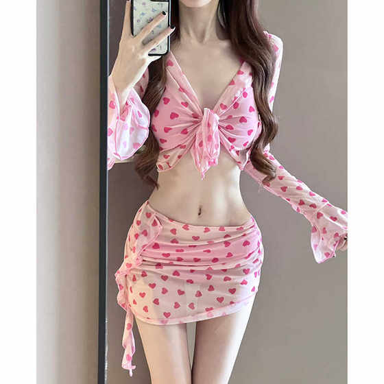 Four-piece swimsuit women's bikini covers the flesh and conservative sexy dopamine slimming outfit to soak in the hot spring beach vacation
Four-piece swimsuit women's bikini covers the flesh and conservative sexy dopamine slimming outfit to soak in the hot spring beach vacation