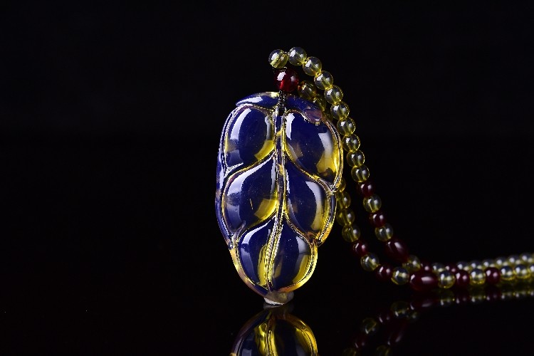 金珀利天然老蜜蜡多米加蓝珀树叶吊坠琥珀原石雕件金珀叶子项链