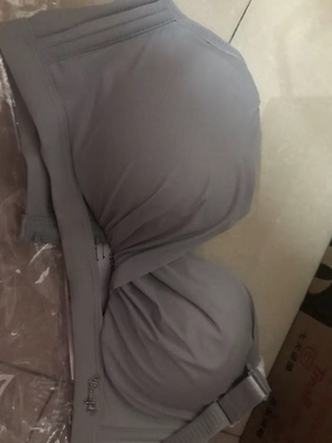 面料柔软舒适，上身效果好，塑造完美胸型。