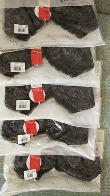 宝贝收到，很惊喜，卖家还送了一件，谢谢🙏。晚上回家试了一下，很合身，第一次买，没有失望，以后有需要还会再来