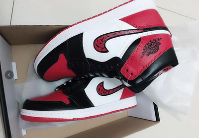 穿在脚上大小合适，也特别舒服合脚。外形也特别喜欢，价格不贵