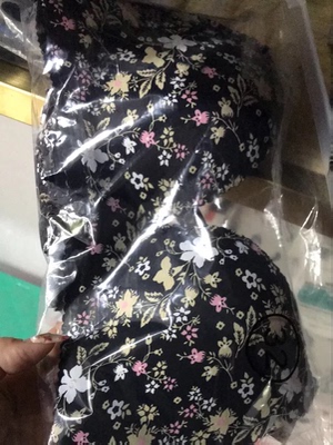 宝贝收到了，面料很舒服，软软的，穿上很舒服，准备在买一个，有要的亲们就不要在犹豫了，快点下单吧，祝老板生意兴隆