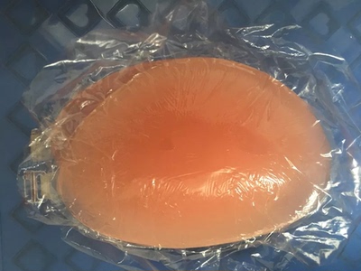 胸贴很柔软，粘性很大，蹦蹦跳跳也不会掉，好评