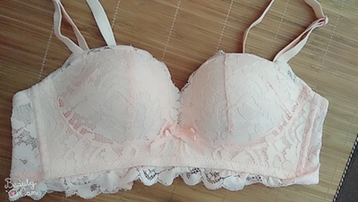 很舒服的内衣，虽然是A可是也不会往下掉，很喜欢，肉色的很漂亮