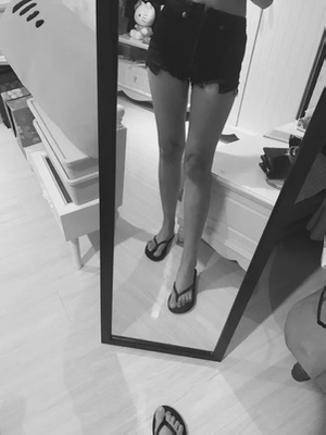 超好看的一条短裤上身也很好看超显腿长快递也很快。 超好看的一条短裤上身也很好看超显腿长快递也很快。