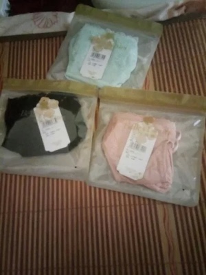 宝贝非常性感!穿着舒服,质量好,就是小贵。 宝贝非常性感!穿着舒服,质量好,就是小贵。