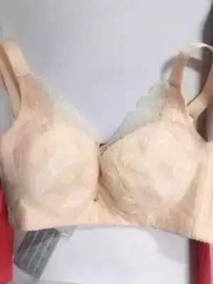 内衣质量特别好，穿着很舒服，大小合适，蕾丝少女感十足，非常可爱，喜欢哦