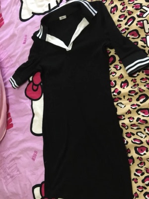 衣服收到了，质量不错，试穿了一下效果不错，朋友都说好看，还让给她们拍两件了，