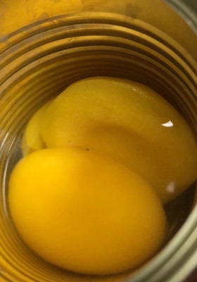 量还是挺足的，有5片以上，味道不错，很好吃，只是收到的时候包装不够精细，叉子都裸露在外边，装起来会干净卫生点，希望有待改进，支持下😊