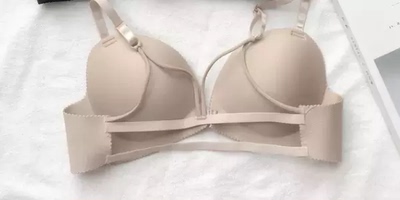 衣衣不错，还很舒服哦，很有光泽度