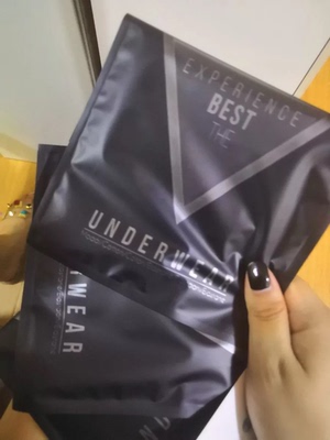 包装非常好很严实，质量很好，很滑很舒服，健身不怕有内裤的痕迹，不然好尴尬。也很性感啦，还会在来的，一百个赞