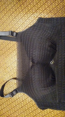 早就收到宝贝了，物流速度很快，质量也挺好的，这个价格很划算