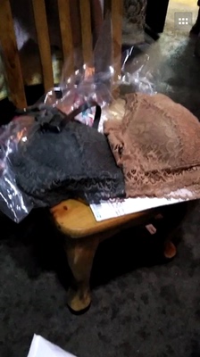 帮姐姐买的，发货真快，姐姐说蕾丝质量很好，穿着也舒服，一点都不勒，前扣的穿戴也很方便，满星