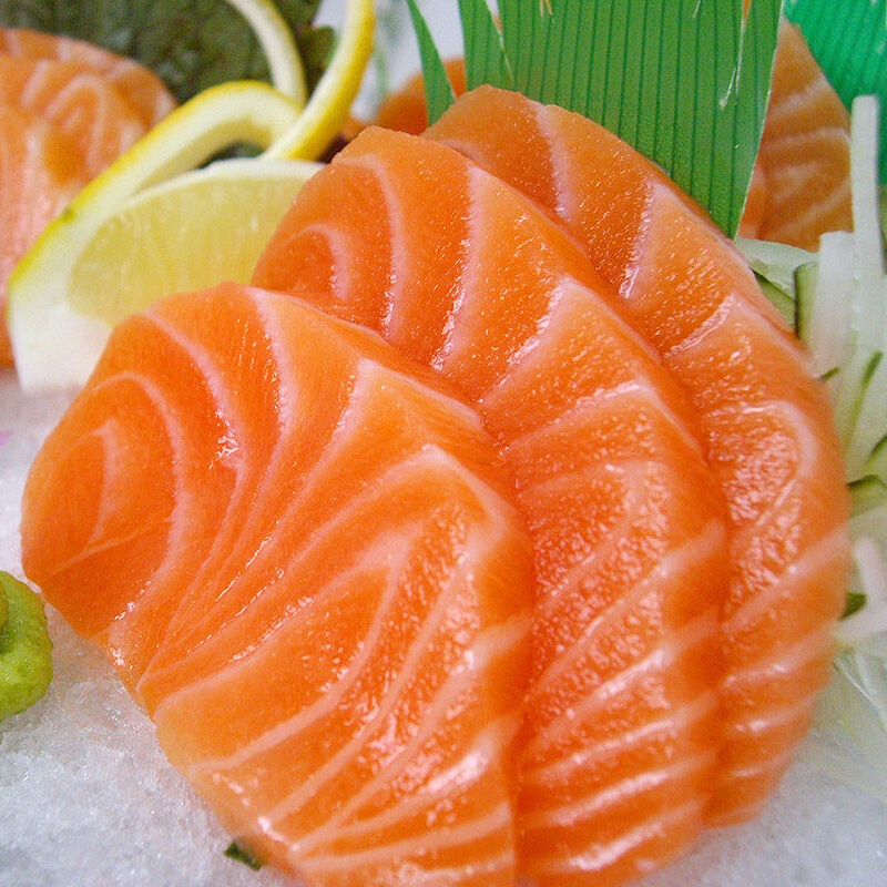 fresh imported salmon sashimi boutique middle section chilled salmon net meat 150g  mustard + soy sauce