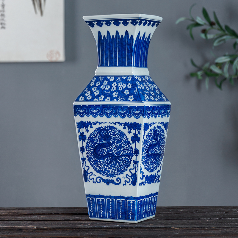 Jingdezhen ceramic Chinese blue and white porcelain vase living room cabinet ornaments hand antique Chinese style furniture furnishing articles