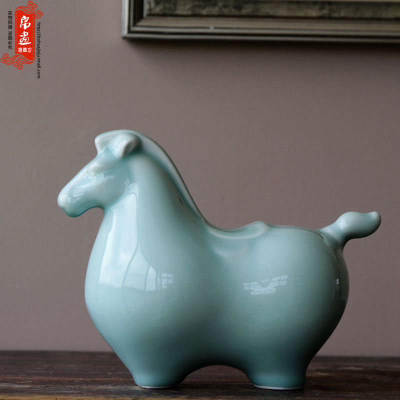 Jingdezhen shadow blue horse sitting room ceramics handicraft feng shui prosperous wealth furnishing articles version into the gift horse decoration