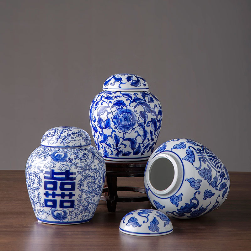 Blue and white porcelain jar with cover Chinese antique vases, flower arrangement sitting room porch decorate household ceramics furnishing articles storage tank