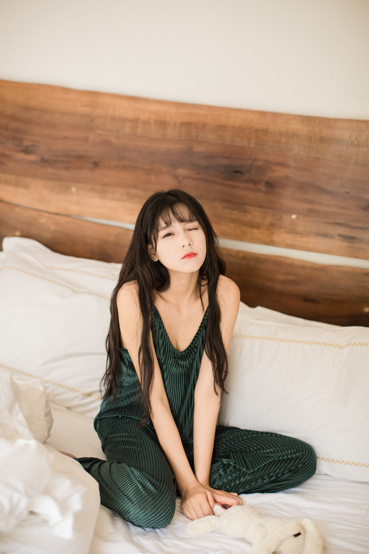 实拍 丝绒简约吊带三件套阔腿裤女秋长袖睡衣套