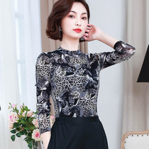 Autumn lace base shirt female 2019 new mesh gauze floral top waist slim Joker fashion temperament long sleeve