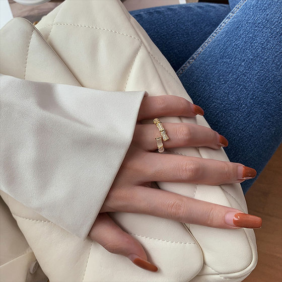 2025 BBK 대각 BAMBOO Sterling Silver Ring 여성 패션 성격 화이트 하이 엔드 지르콘 오프닝 링 한국 버전 링 2025 BBK 대각 BAMBOO Sterling Silver Ring 여성 패션 성격 화이트 하이 엔드 지르콘 오프닝 링 한국 버전 링