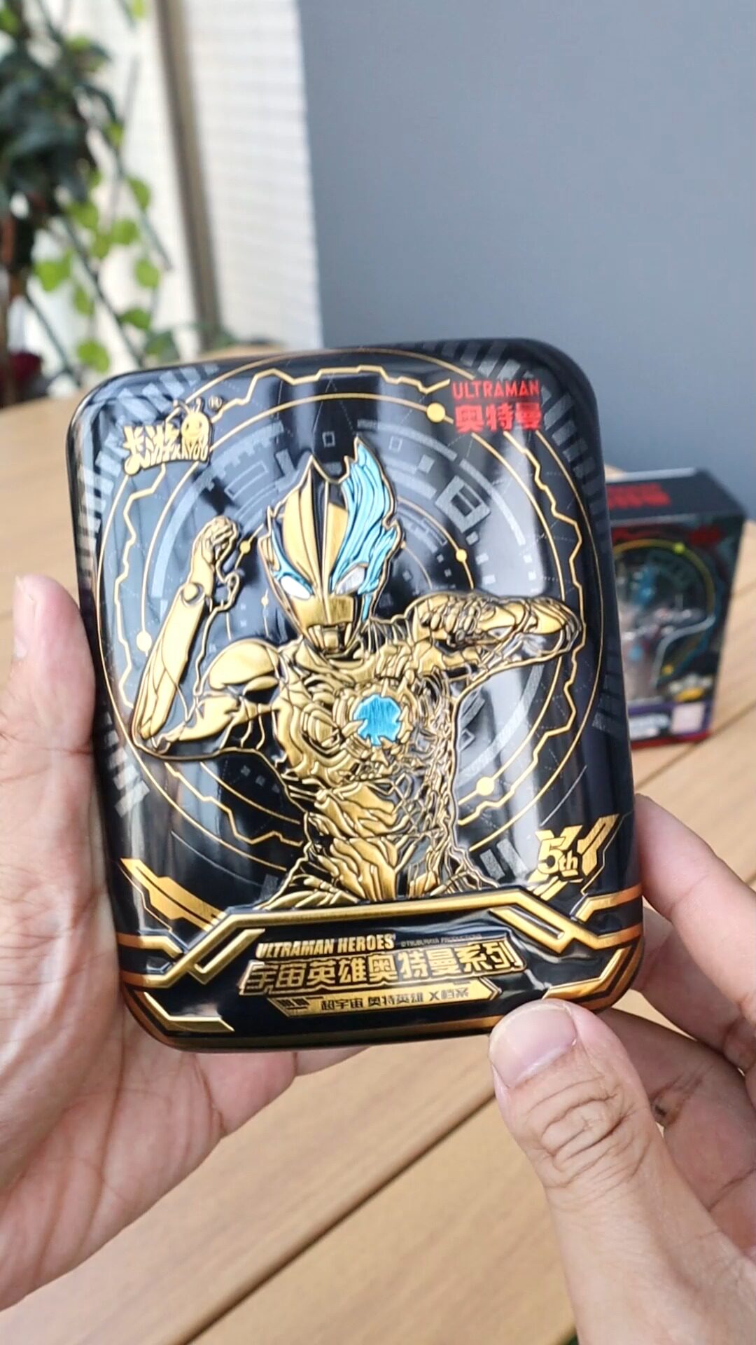 奥特曼黑钻版卡牌出第4弹了,竟拆到主题厚卡.奥特曼卡片