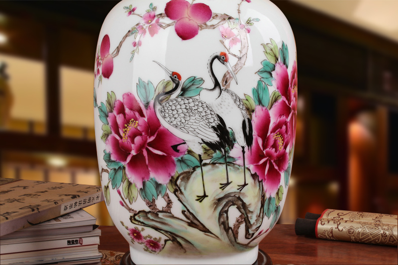 Famous Xia Guoan jingdezhen ceramics vase upscale gift hand famille rose porcelain vase peony pine crane