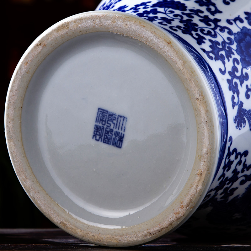 Jingdezhen ceramic general pot of blue and white porcelain vase furnishing articles Chinese antique pottery storage tank sitting room tea pot