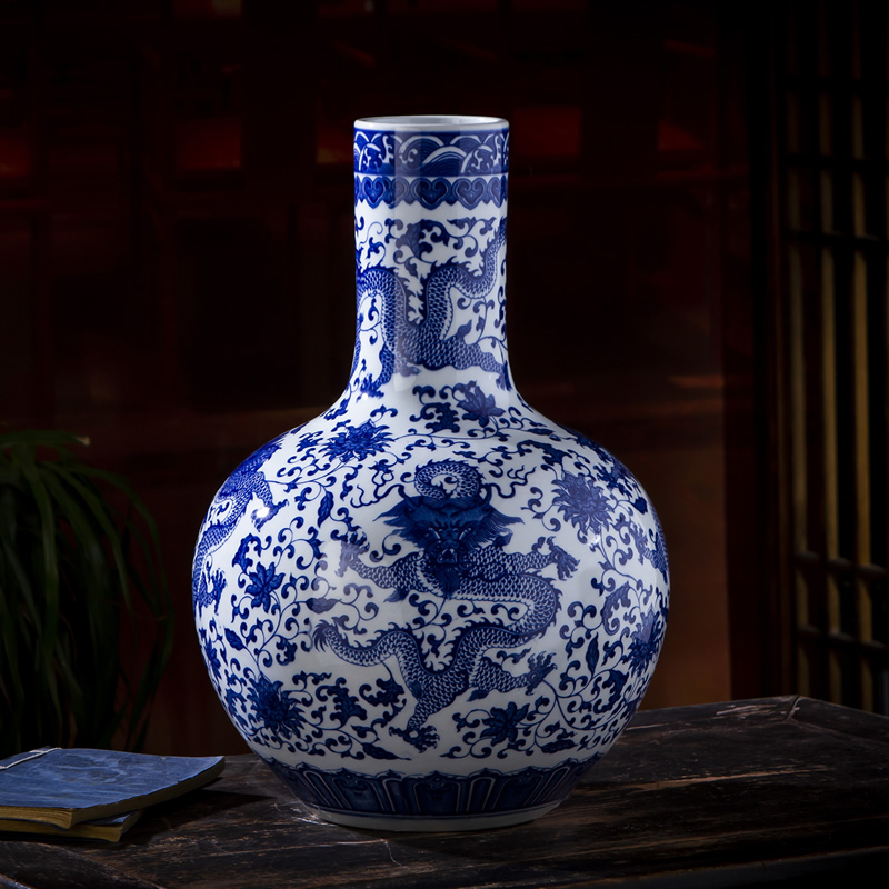 Jingdezhen ceramic blue and white porcelain dragon pattern of large vases, decorative arts and crafts porcelain sitting room of Chinese style household furnishing articles