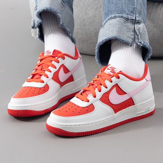Nike/Nike big children's shoes AIR FORCE 1 breathable sports and casual shoes women's shoes HV5165-121
Nike/Nike big children's shoes AIR FORCE 1 breathable sports and casual shoes women's shoes HV5165-121