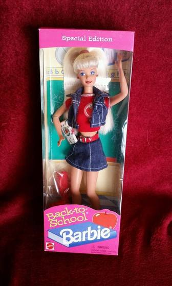 Send Barbie Back to School 1996 back to campus Barbie
Send Barbie Back to School 1996 back to campus Barbie