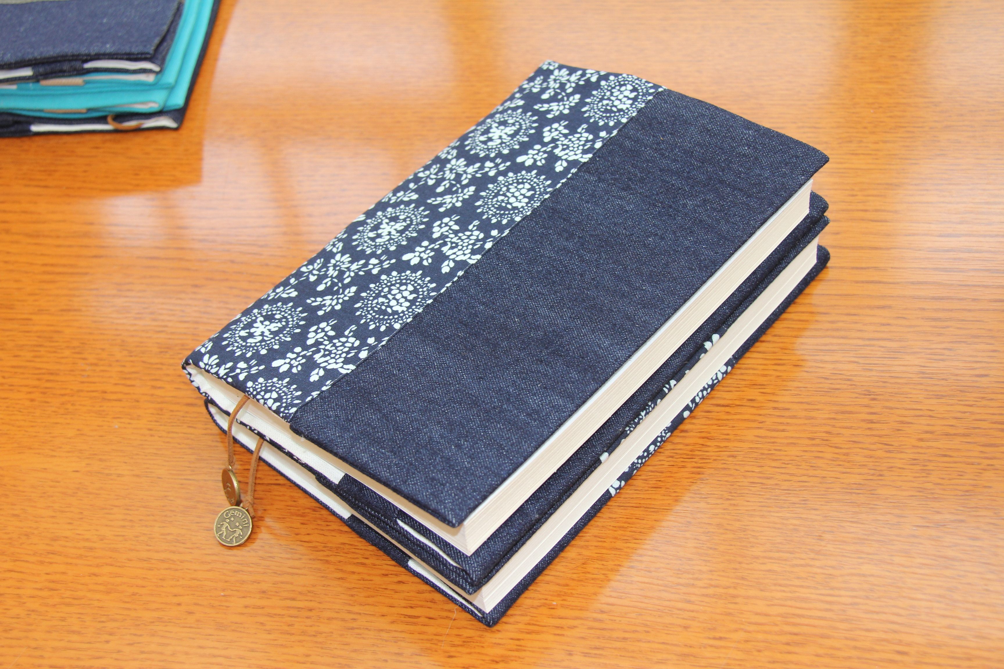 读者正品原创设计 可调节手工制作布艺书衣书套 花知晓