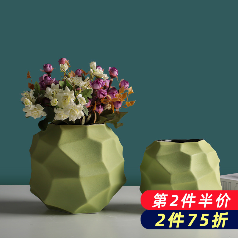 Ceramic floret bottle of dried flowers, green creative geometric northern wind flower arranging household table sitting room adornment is placed