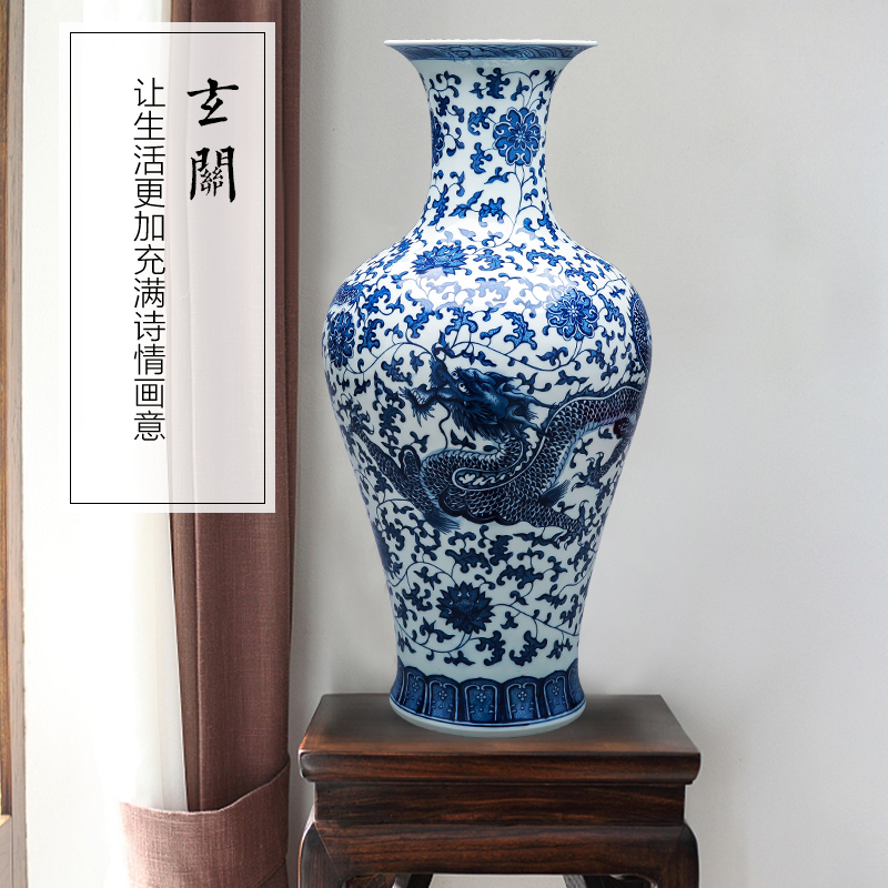 Jingdezhen porcelain ceramics of large blue and white porcelain vase large antique porcelain of home sitting room adornment is placed