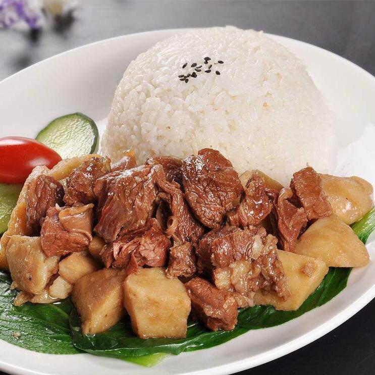   红烧牛肉方便米饭