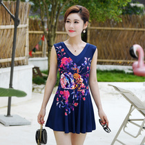 Middle-aged and elderly mother swimsuit female conservative skirt style conjoined flat corner new hot spring swimming swimsuit fat mm large size swimsuit