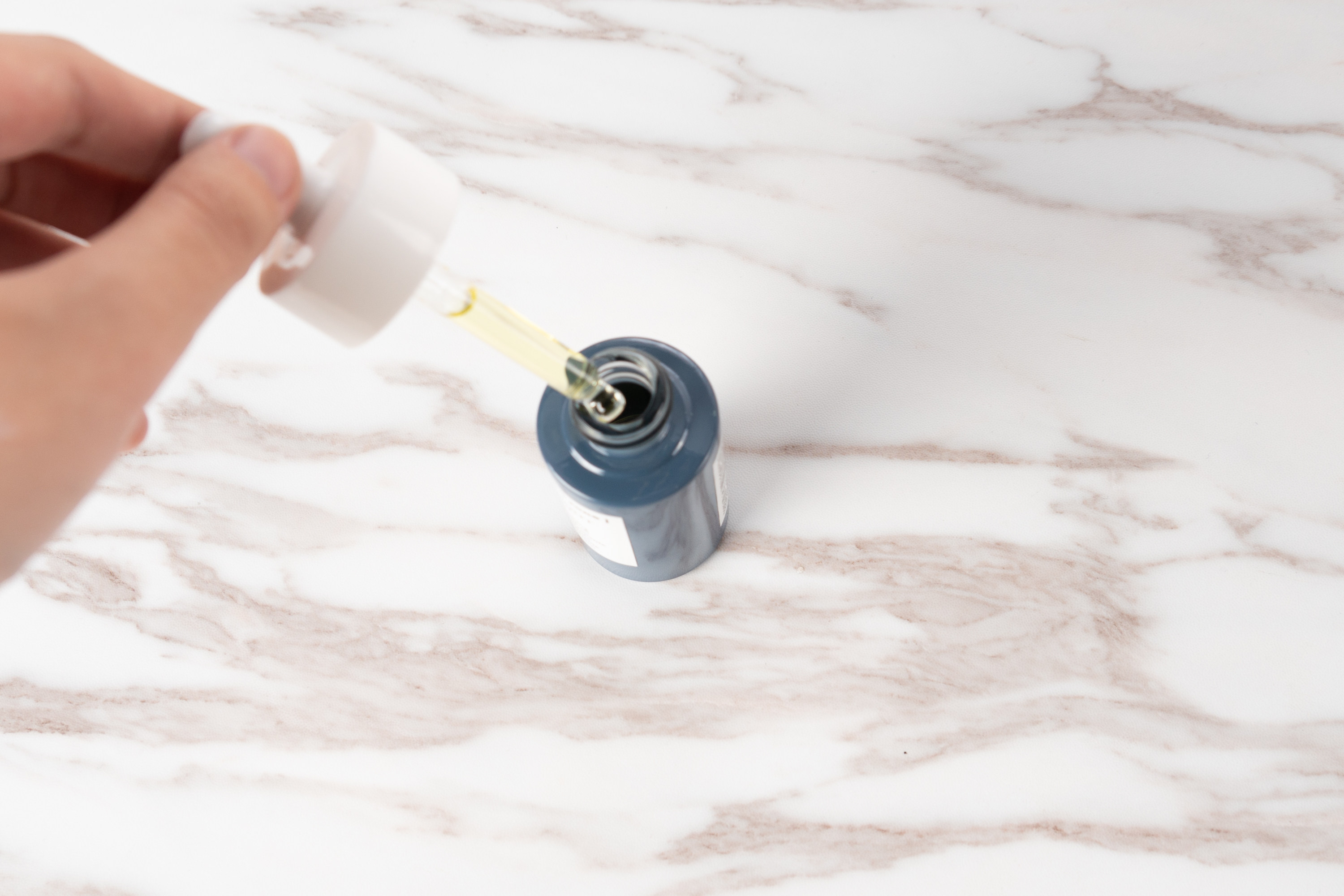 舒适地带精华油,夜间持续滋养修护-妮妮爱化妆