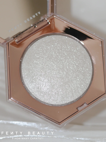 Fenty Beauty Rihanna 다이아몬드 하이라이트 흑백 진주 브라이트닝 공식 8g/미니 중소형 샘플 2.8g Fenty Beauty Rihanna 다이아몬드 하이라이트 흑백 진주 브라이트닝 공식 8g/미니 중소형 샘플 2.8g