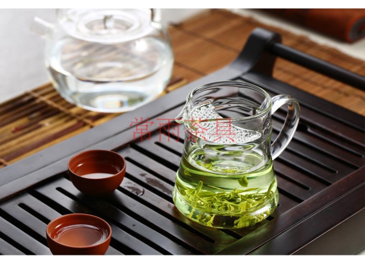 More heat - resistant glass filter points tea fair crescent cups of green tea tea tea cup cup leakage one office